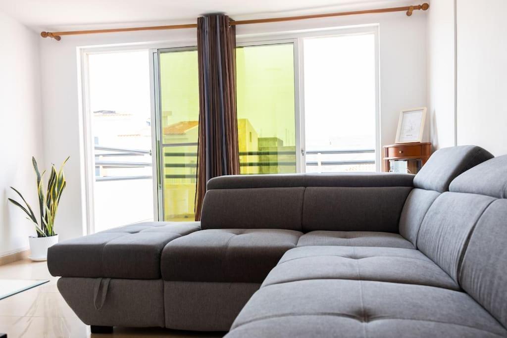 3 Bedroom Apt, Free Wifi & Ac, Cidadela - Lcgr Praia Esterno foto