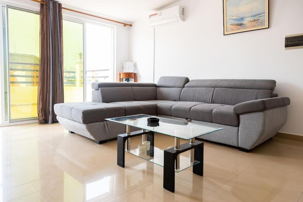 3 Bedroom Apt, Free Wifi & Ac, Cidadela - Lcgr Praia Esterno foto