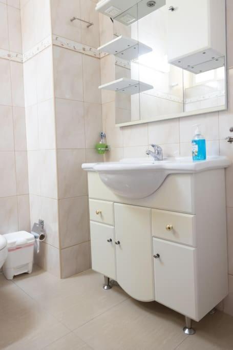 3 Bedroom Apt, Free Wifi & Ac, Cidadela - Lcgr Praia Esterno foto