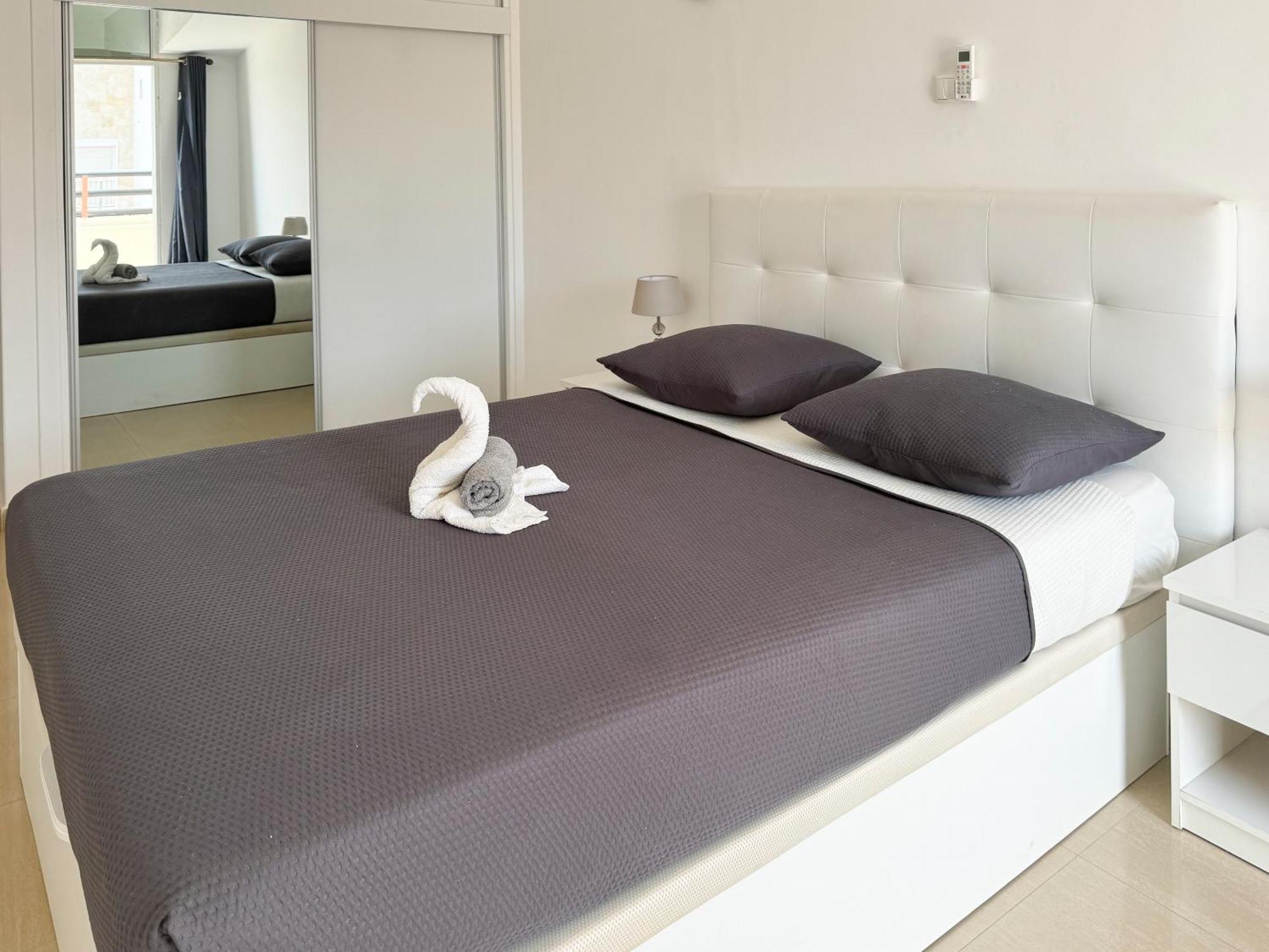 3 Bedroom Apt, Free Wifi & Ac, Cidadela - Lcgr Praia Esterno foto